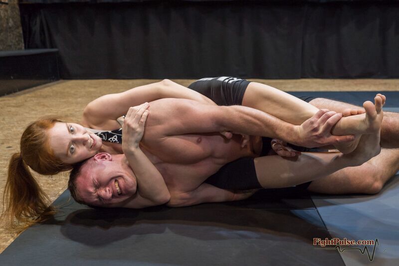 File:FightPulse-MX-264-Akela-vs-Duncan-312.jpg