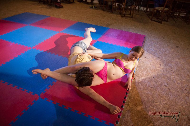 File:Revana-headscissor4.jpg