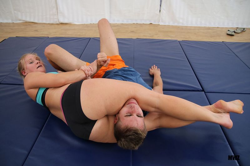 File:Alkaia-headscissor4.jpg