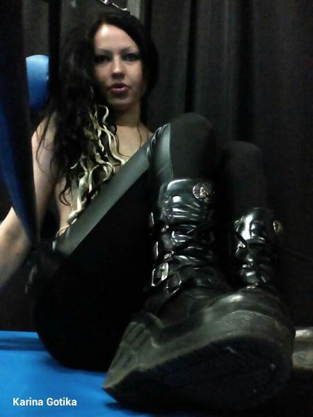 File:KarinaGotika-posing16.jpg