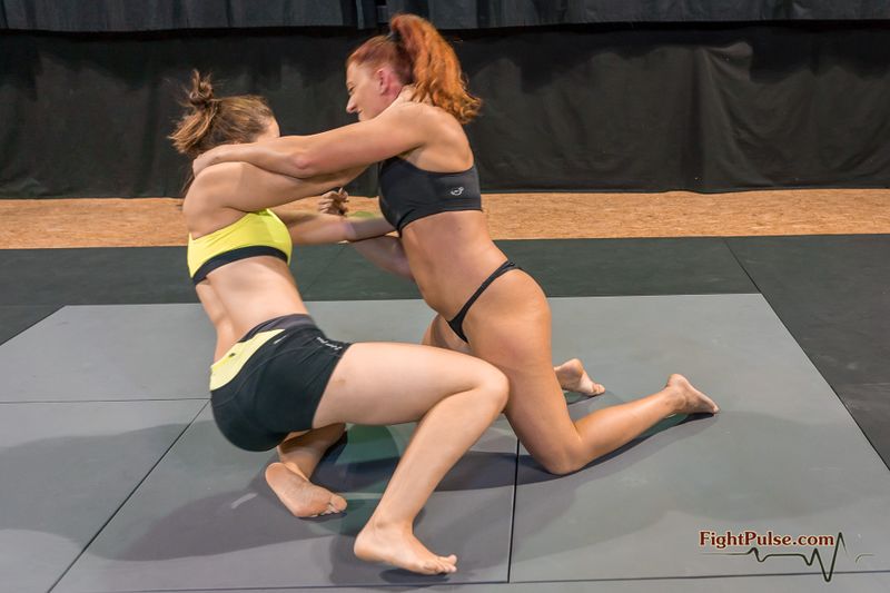 File:FightPulse-FW-116-Gloria-vs-Suzanne-166.jpg