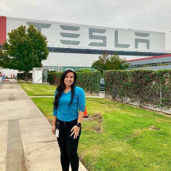 File:Allie fan tesla.jpg