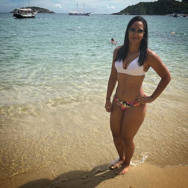 File:Barbara-Nepomuceno-Feet-4732853.jpg