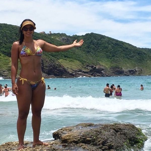 File:Barbara-Nepomuceno-Feet-4732884.jpg