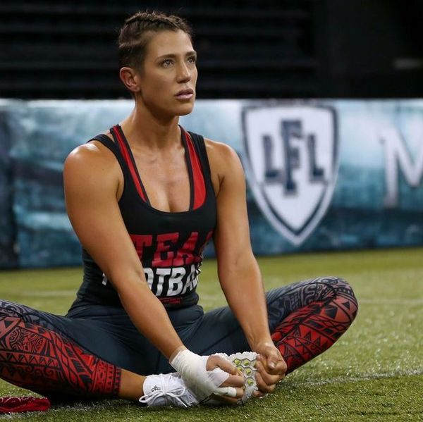 File:Dina Karwoski - Butterfly.jpg
