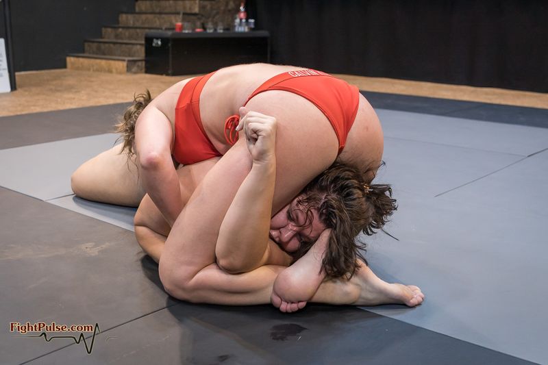 File:FightPulse-FW-144-Axa-Jay-vs-Lucrecia-140-seq.jpg