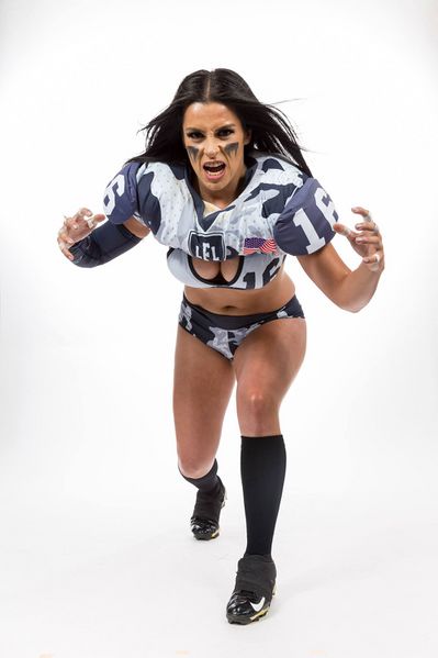File:Lindsi Cash growl.jpg