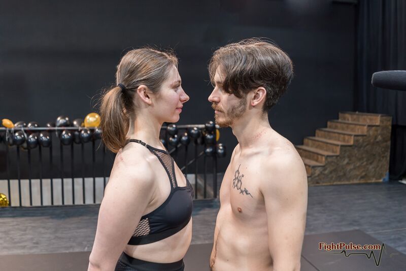 File:FightPulse-MX-292-Husband-vs-Wife-II-selection-00.jpg
