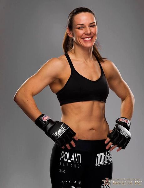 File:Alexis-davis-fighter-469e12fd-0d65-426c-a8f9-151f7b6eee7-resize-750.jpeg