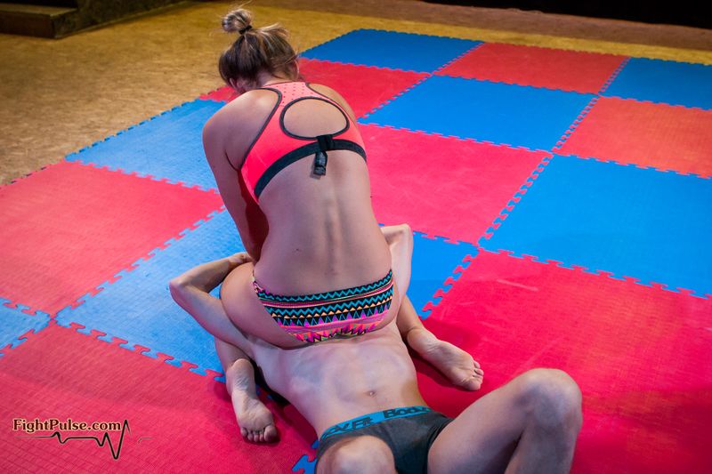 File:FightPulse-MX-75-Viktoria-vs-Frank-047-seq.jpg
