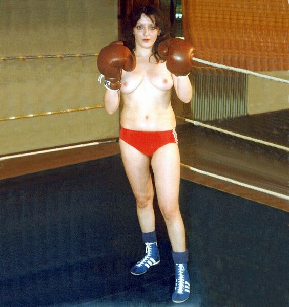 File:Tina-Chiari.jpg