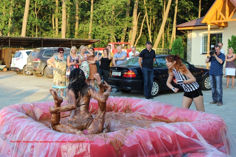 File:KarinaGotika-sgp3.jpg
