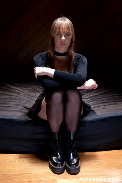 File:Georgia-jones-rebecca-vanguard-7.jpg