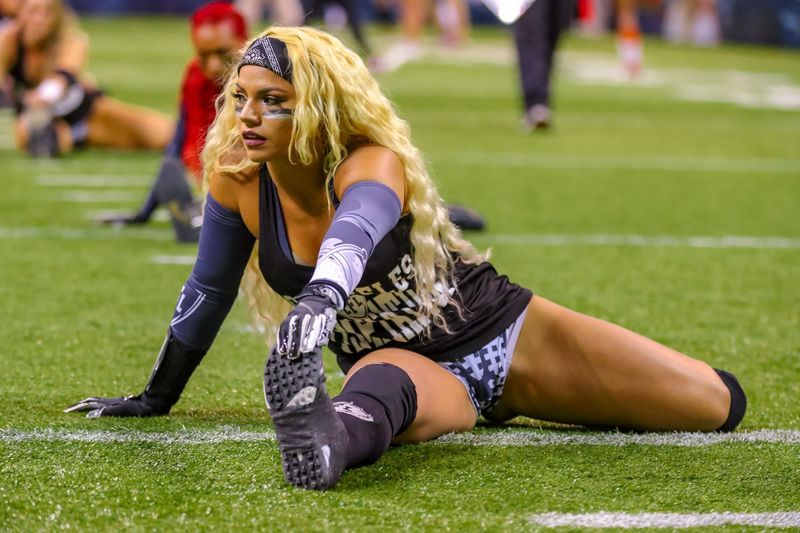 File:Miriah Lopez stretch.jpg