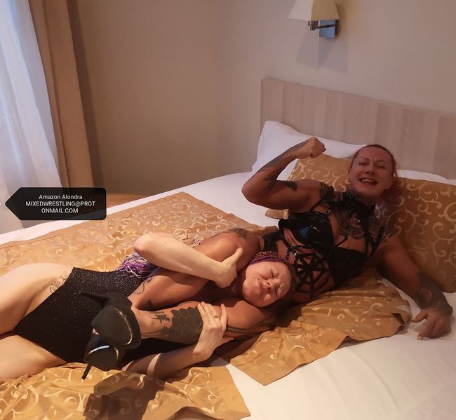 File:AmazonAlondra-headscissor3.jpg